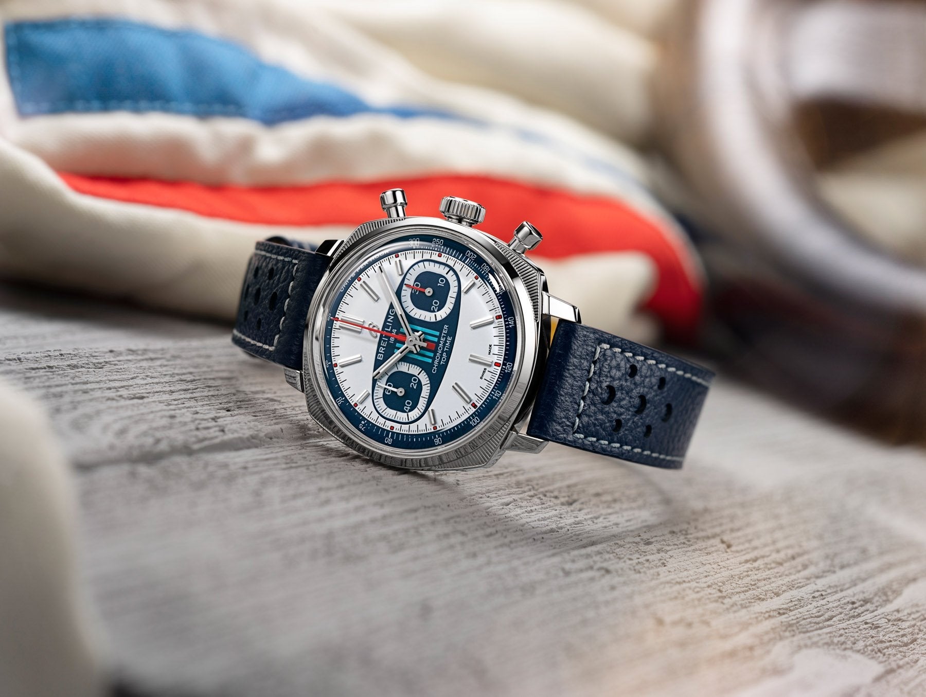 Breitling Top Time B01: Retro Adrenaline Returns with a Taste of Competition